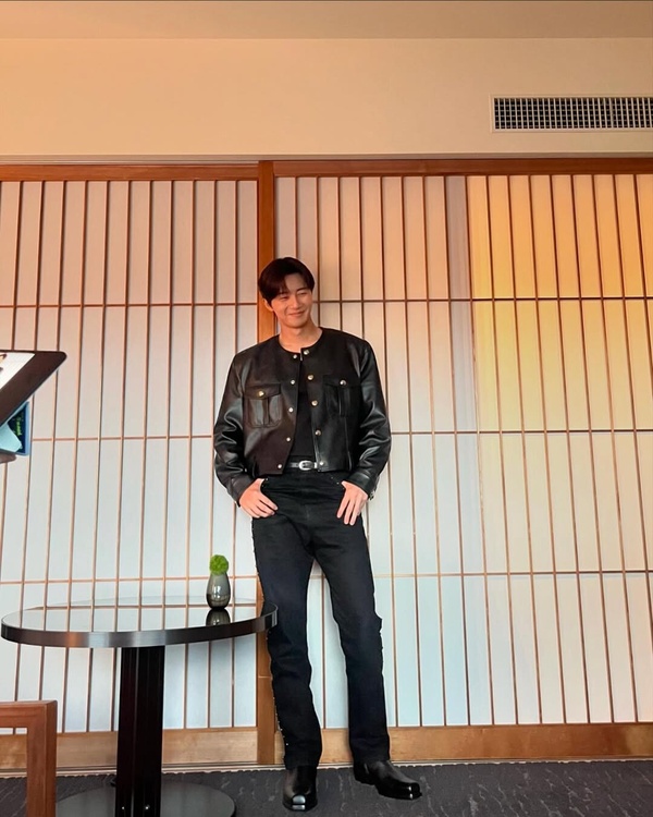 8位「身高180以上」韓劇男神！《我的完美秘書》李浚赫181算矮了，他高到朴敏英親不到
