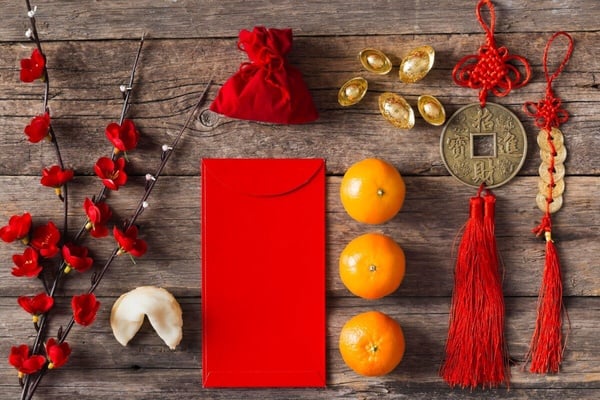 2025紅包金額行情公開！社會新鮮人第一年該包多少？紅包數字禁忌、收發禮儀一次看！