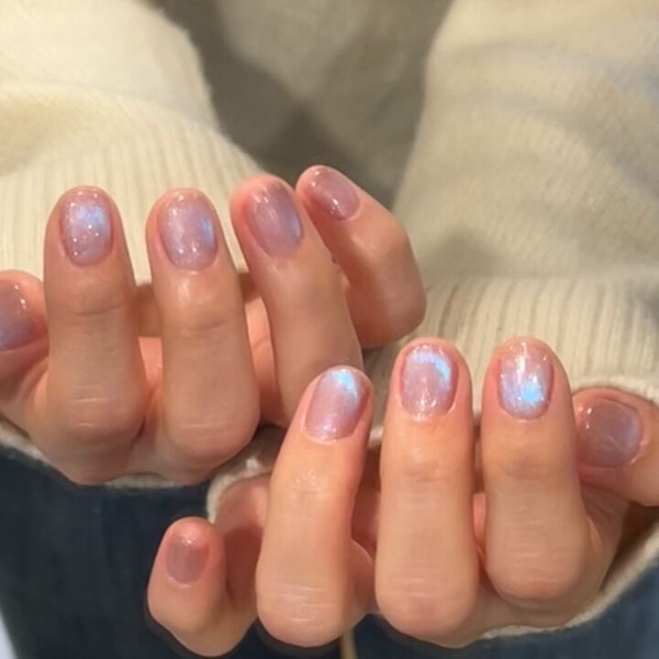 貓眼美甲款式範本16：霓光貓眼