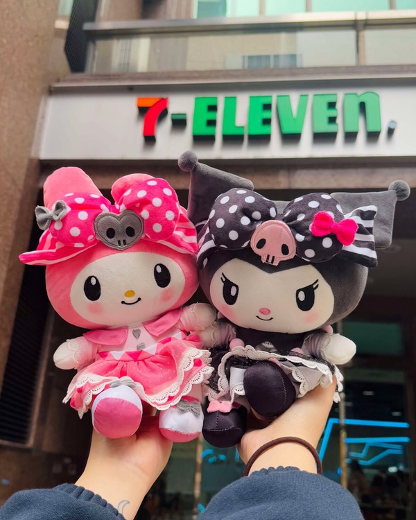 7-11「酷洛米&amp;amp;美樂蒂20週年」集點！兩用翻轉抱枕、吸管冷飲杯、收納椅凳等20款一次看