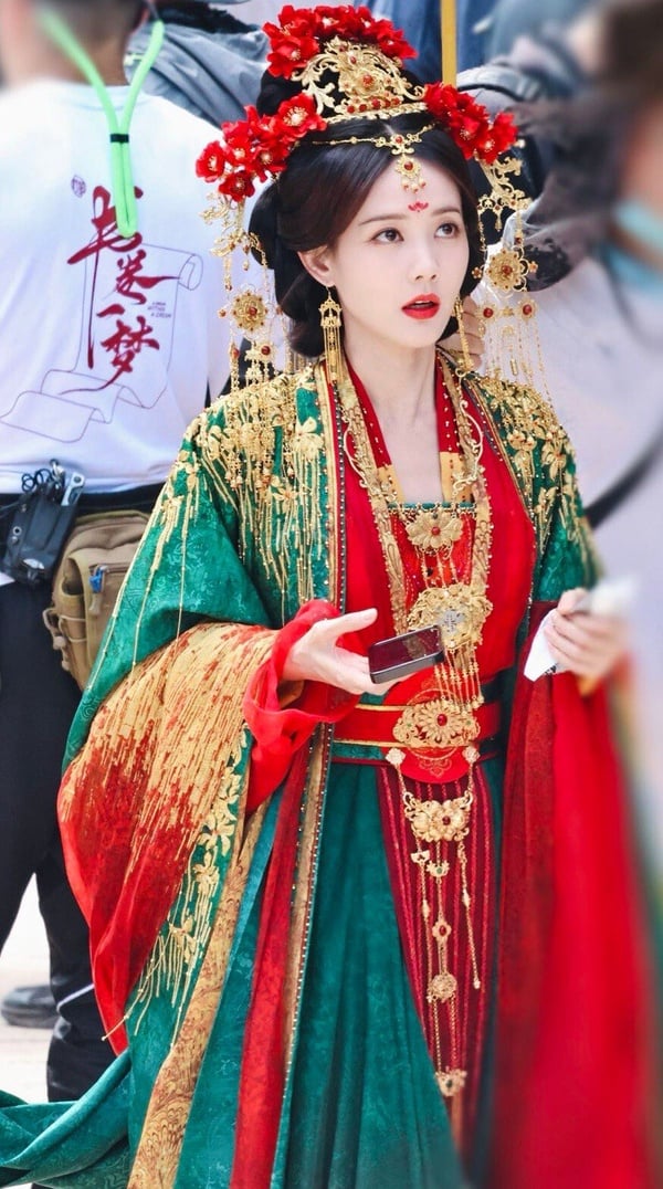 古裝劇9個「綠色嫁衣」!《國色芳華》結局楊紫又嫁李現，倪妮最霸氣，趙露思這套美翻天