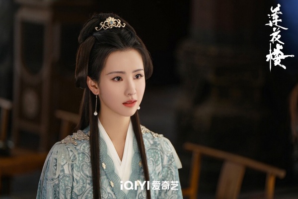 古裝大男主劇誰的後宮最美？《大奉打更人》田曦薇靈動，《暗河傳》彭小苒紫衣造型仙氣