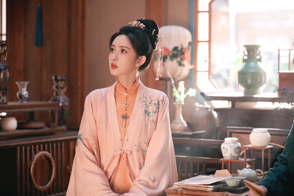 業內票選2024好感藝人Top10!《九重紫》孟子義第4，《大奉打更人》王鶴棣第2，冠軍是她