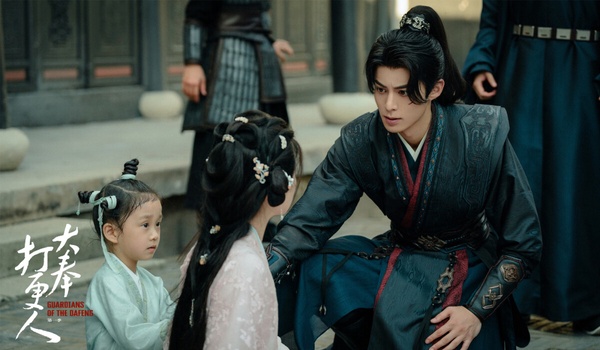 業內票選2024好感藝人Top10!《九重紫》孟子義第4，《大奉打更人》王鶴棣第2，冠軍是她