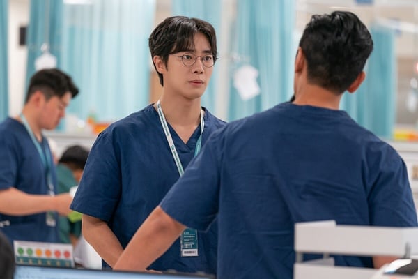 《外傷重症中心》登Netflix全球榜TOP3！作者暗示「有第二季」，朱智勛、秋英宇回應了