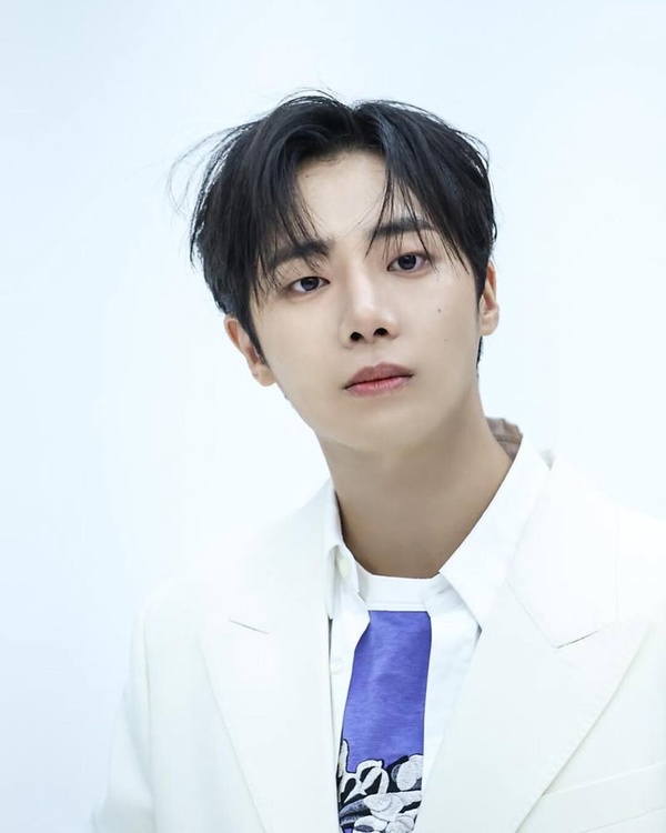 Netflix《外傷重症中心》秋英宇7件事！名模爸帥到跟車勝元齊名，卻因追蹤辣妹網紅被轟