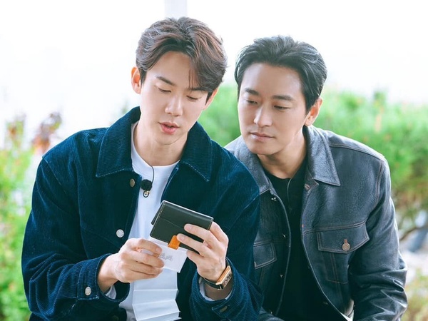 Netflix《外傷重症中心》劇情彩蛋！原著作者是醫生卻被醫學顧問吐槽？朱智勛刺青竟有這含義！