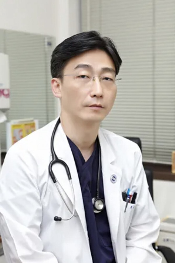 不輸《外傷重症中心》朱智勛！台灣也有超扯外科醫生！整形名醫陳瑋農竟自己幫自己結紮