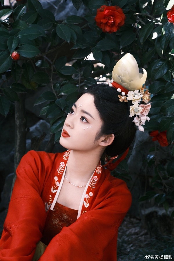 《五福臨門》8位古裝美人誰最美？盧昱曉造型美翻，黃楊鈿甜美，《甄嬛傳》浣碧也客串