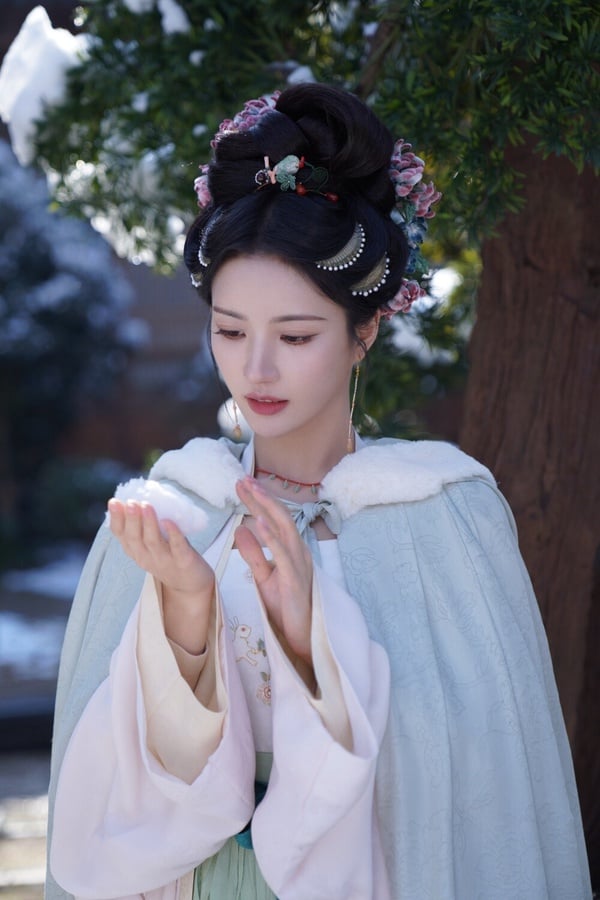 《五福臨門》8位古裝美人誰最美？盧昱曉造型美翻，黃楊鈿甜美，《甄嬛傳》浣碧也客串