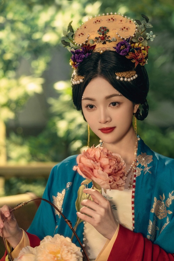 《五福臨門》8位古裝美人誰最美？盧昱曉造型美翻，黃楊鈿甜美，《甄嬛傳》浣碧也客串