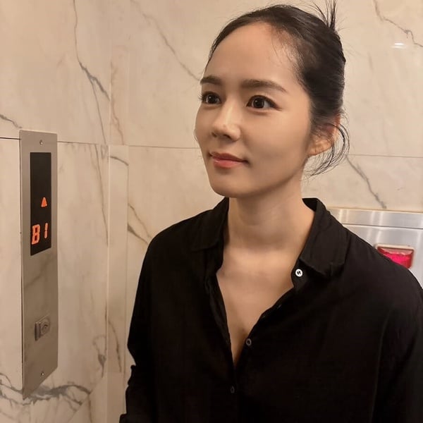 韓佳人「出道前」死亡角度照曝光！天然凍齡美貌保養公開
