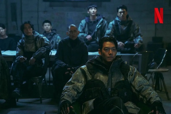 Netflix「觀看數最高」原創韓劇TOP10!《外傷重症中心》第6輸《魷魚遊戲2》，冠軍近3億
