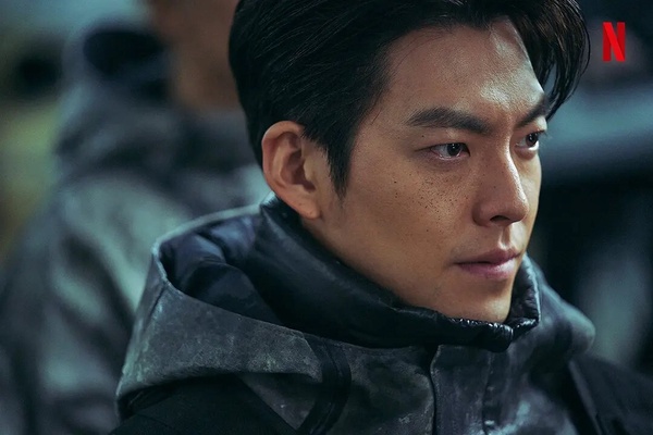 Netflix「觀看數最高」原創韓劇TOP10!《外傷重症中心》第6輸《魷魚遊戲2》，冠軍近3億