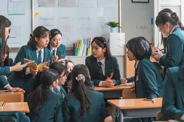 《善意的競爭》7大劇情看點&amp;amp;amp;amp;amp;amp;amp;amp;amp;amp;角色介紹：改編同名人氣網漫，惠利19禁浴缸吻戲親超久！