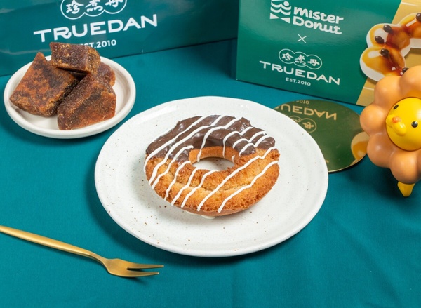 買一送一！Mister Donut聯名珍煮丹推黑糖甜甜圈，咀嚼控開吃「黑糖Q粿黃金圈」
