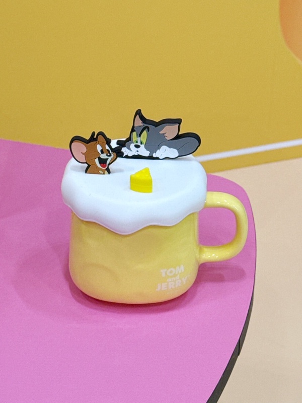 康是美「湯姆貓與傑利鼠」加價購活動：矽膠杯蓋馬克杯，加購價加購價349元/個