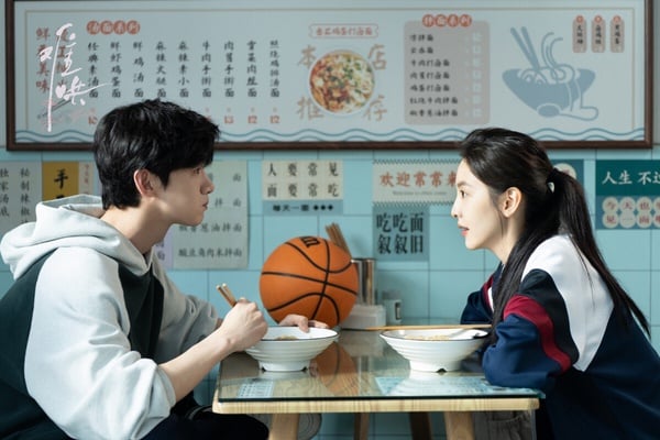 《難哄》沒《偷偷藏不住》甜？9部「一集就甜」滿滿高糖甜寵陸劇！最後2部真正撒糖神速