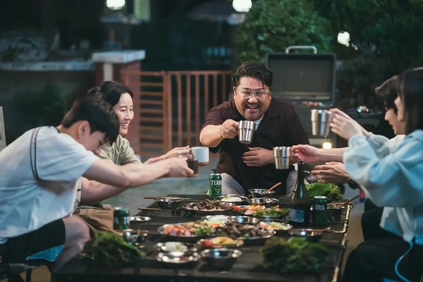 《我們的浪漫電影》吸睛配角！李濬榮是《假面女郎》渣男，朴寶英弟竟是《弱美男》惡霸