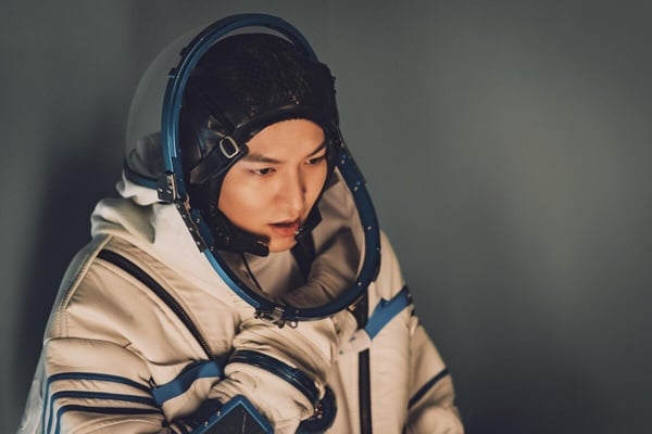 《問問星星吧》7大幕後故事：孔曉振人生第一次想放棄拍攝，李敏鎬頸椎受傷需復健！