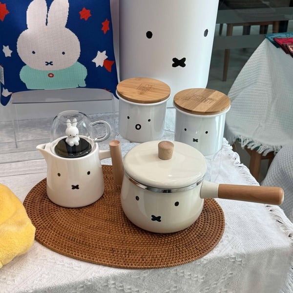 7-11「Miffy米飛兔70週年」集點！巨大75cm米飛兔玩偶、翻轉抱枕、隨行杯等30款一次看