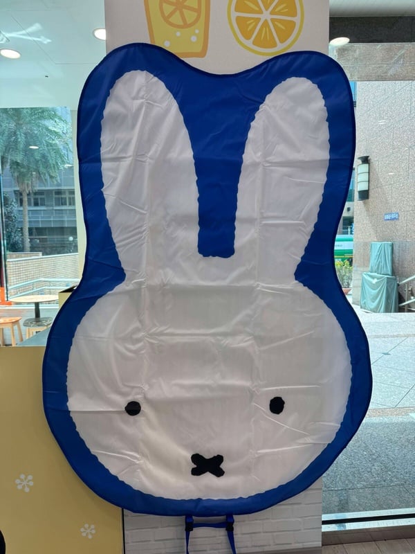 7-11「Miffy米飛兔70週年」集點！巨大75cm米飛兔玩偶、翻轉抱枕、隨行杯等30款一次看