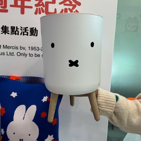7-11「Miffy米飛兔70週年」集點！巨大75cm米飛兔玩偶、翻轉抱枕、隨行杯等30款一次看