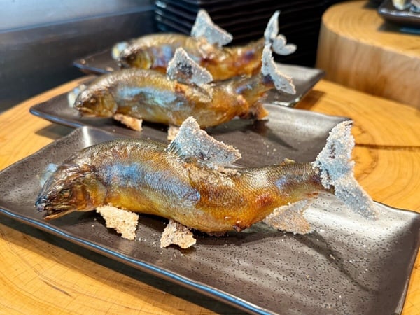 2025饗A Joy吃到飽訂位技巧！最新饗A Joy價位、8大必吃推薦現煎龍蝦、生蠔吃到飽！