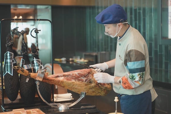 2025饗A Joy吃到飽訂位技巧！最新饗A Joy價位、8大必吃推薦現煎龍蝦、生蠔吃到飽！