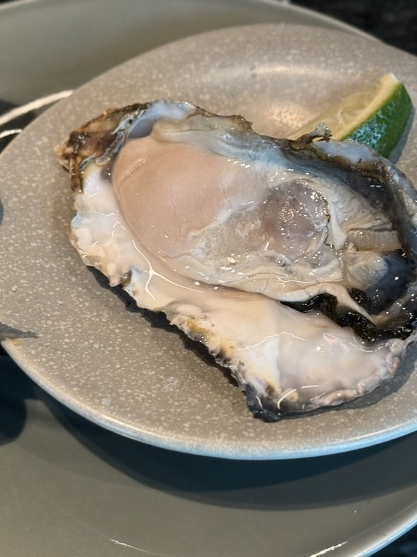 2025饗A Joy吃到飽訂位技巧！最新饗A Joy價位、8大必吃推薦現煎龍蝦、生蠔吃到飽！