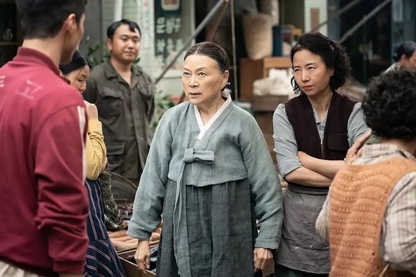 《苦盡柑來遇見你》演員介紹！中年IU是影后，中年朴寶劍是國民渣男？他因恐同言論惹議