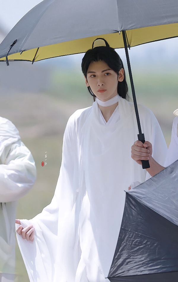 《難哄》10演員穿古裝！《難哄》白敬亭穿古裝沒《愛你》張凌赫帥，第4位真不適合古裝