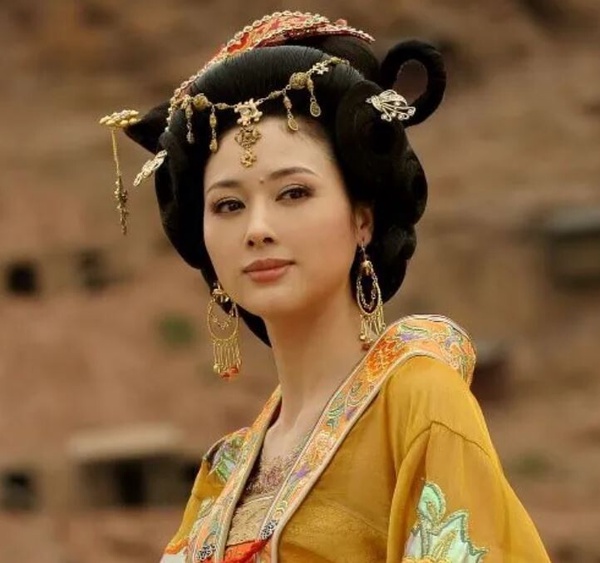 《難哄》10演員穿古裝！《難哄》白敬亭穿古裝沒《愛你》張凌赫帥，第4位真不適合古裝