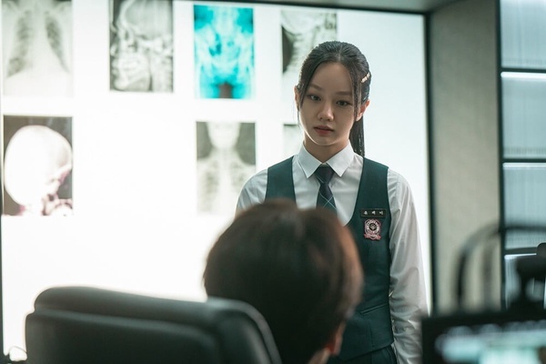 3月韓劇演員話題度TOP10：《寶物島》朴炯植第2、惠利第3，冠軍是《臥底高中》的「他」