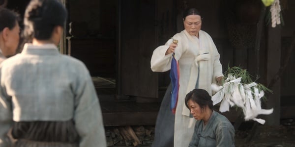 Netflix《苦盡柑來遇見你》劇情彩蛋細節！IU媽媽為什麼死了？道義獎學金竟然是她送的