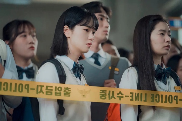 8位「一人分飾多角」韓劇演員，《苦盡柑來遇見你》IU演技爆發，他一人演活8角封神了！
