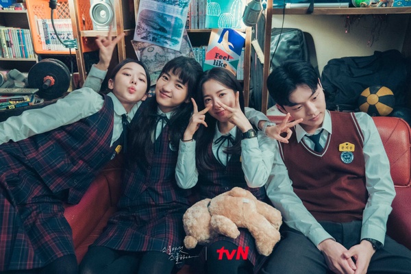 《苦盡柑來遇見你》登頂Netflix！10部口碑超高年代韓劇:《請回答》系列經典，這部超虐