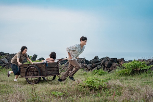《苦盡柑來遇見你》登頂Netflix！10部口碑超高年代韓劇:《請回答》系列經典，這部超虐