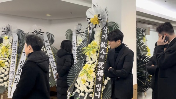 金秀賢金賽綸交往時間軸整理！金秀賢追債邊買房，4年前韓媒就爆金秀賢只交往年幼女星?