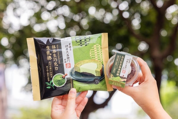 7-11新推出「鹿兒島濃焙茶拿鐵」，福岡八女濃抹茶拿鐵加量50%抹茶粉，再推2款抹茶甜點