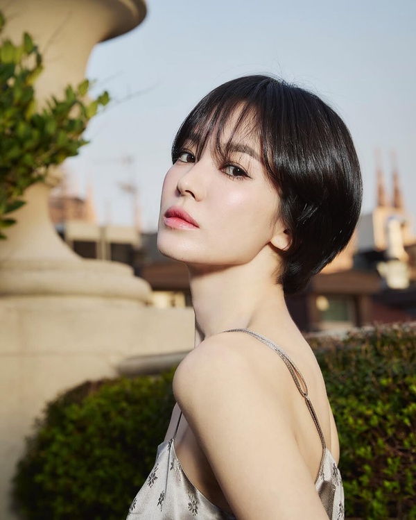 韓劇演員驚人片酬TOP10！《苦盡柑來遇見你》IU 5億超宋慧喬，金秀賢8億，冠軍高達10億