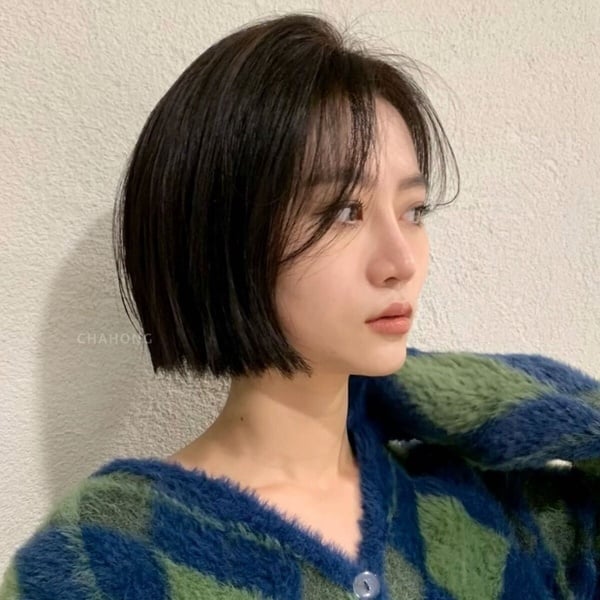 2025中短髮造型推薦18款！水波紋、一刀切、層次剪，修飾臉型又百搭