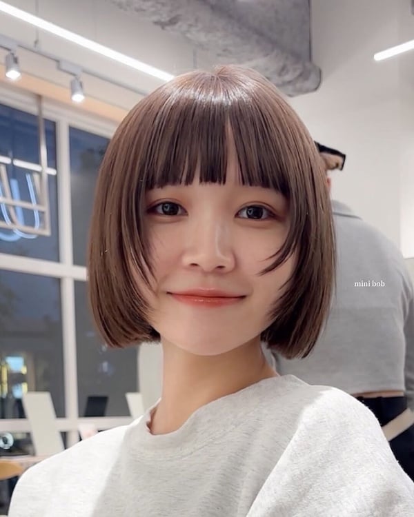 2025中短髮造型推薦18款！水波紋、一刀切、層次剪，修飾臉型又百搭
