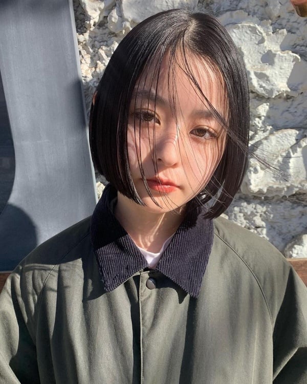 2025中短髮造型推薦18款！水波紋、一刀切、層次剪，修飾臉型又百搭