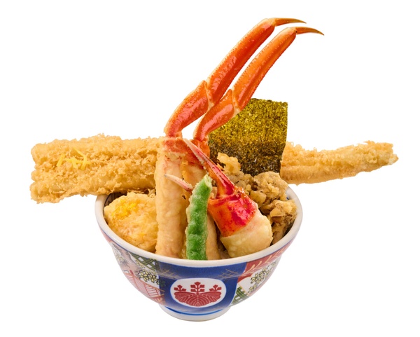 金子半之助限定販售的松葉蟹特上天丼，份量澎湃，用料豪華。