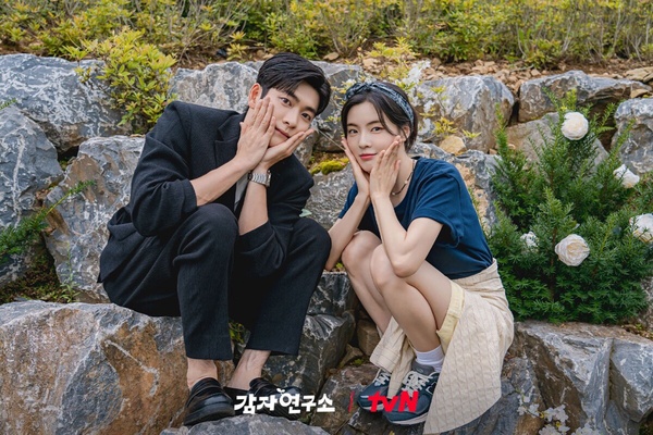 3月Netflix韓劇「觀看次數」排行!《我們的浪漫電影》第4，IU《苦盡柑來遇見你》太狂了
