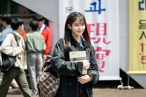 Netflix《苦盡柑來遇見你》劇情彩蛋！IU真的被說過是北韓間諜，金宣虎真實身份是他？