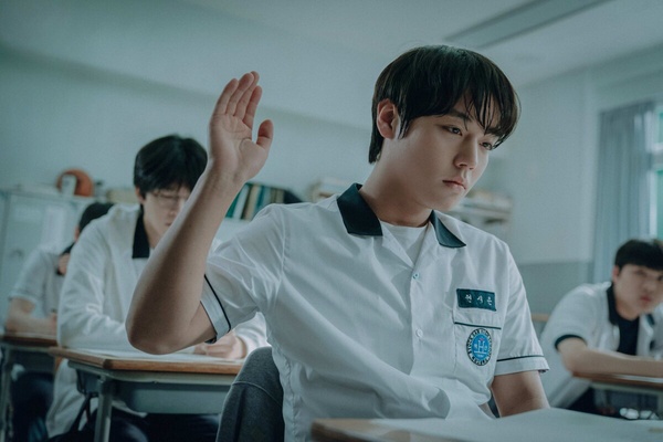 《苦盡柑來遇見你》結局追什麼?《狂醫魔徒》一追上癮，《弱美男英雄Class 2》這天上線《苦盡柑來遇見你》結局追什麼?4月必追韓劇推薦，《狂醫魔徒》一追上癮，它冷門零負評《苦盡柑來遇見你》結局追什麼?《狂醫魔徒》《協商的技術》可追,《弱美男英雄》這天上線