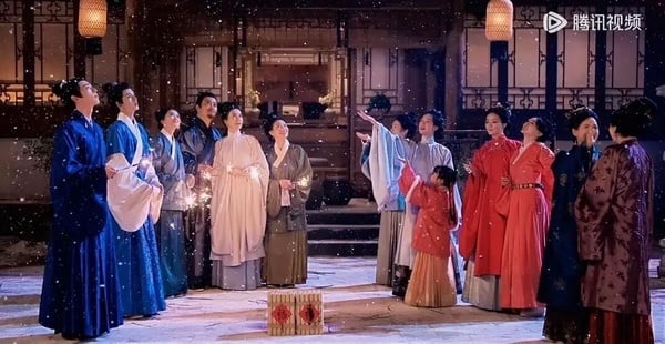《雁回時》改編自千山茶客的重生小說《重生之貴女難求》，和去年大火的《墨雨雲間》是同一個作者。不過《雁回時》劇情改動不少，近期的大結局也陷入爛尾爭議。