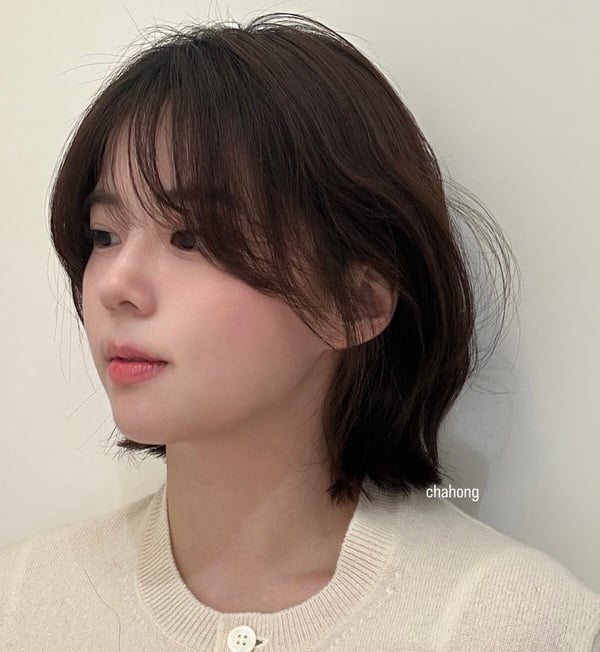 「鮑伯頭」短髮範本15款：羽毛剪鮑伯、xx鮑伯超修飾臉型（4月SEO）